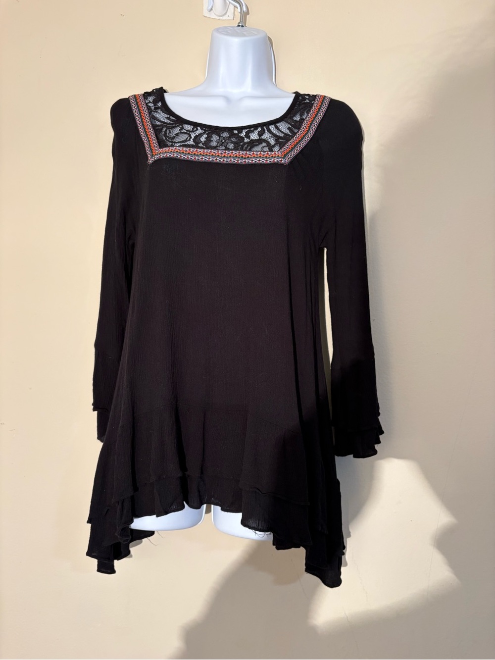 Black Lace-Accent Tunic Top with Embroidered Yoke, Easel,#Artsy #Boho-Chic #Goth